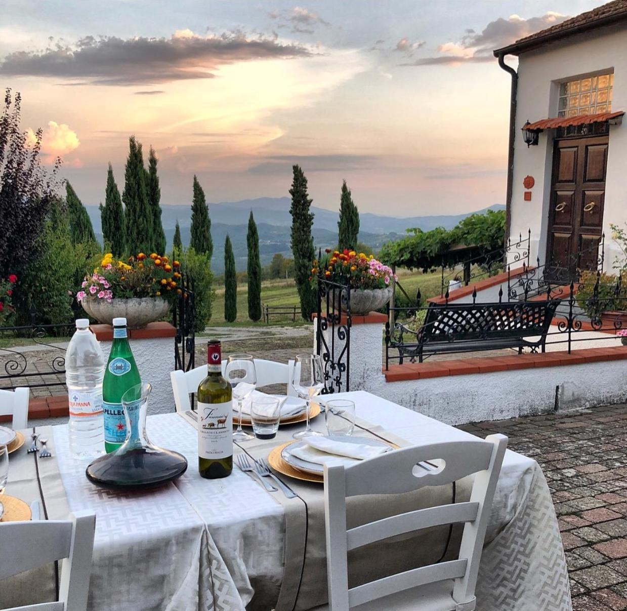 Podere Belvedere บาร์เบริโน ดิ มูเจลโล ภายนอก รูปภาพ